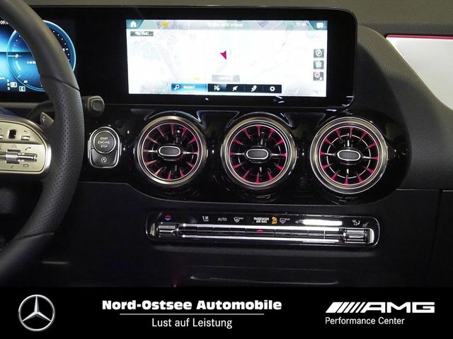 MERCEDES-BENZ GLA 250 4M AMG Pano LED Kamera Sitzhzg Totwinkel