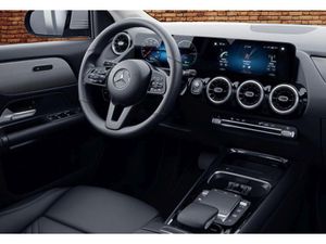 MERCEDES-BENZ GLA 250 e *MBUX*AHK*NAVI*ParkAss*SpurH*AUT*Navi