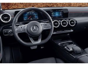 MERCEDES-BENZ CLA 200 d Shooting Brake *AMG*MBUX*Sportausp.