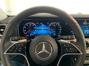 MERCEDES-BENZ E 300 e T-Modell *AMG*Avantgarde*MBUX*KAMERA*AHK