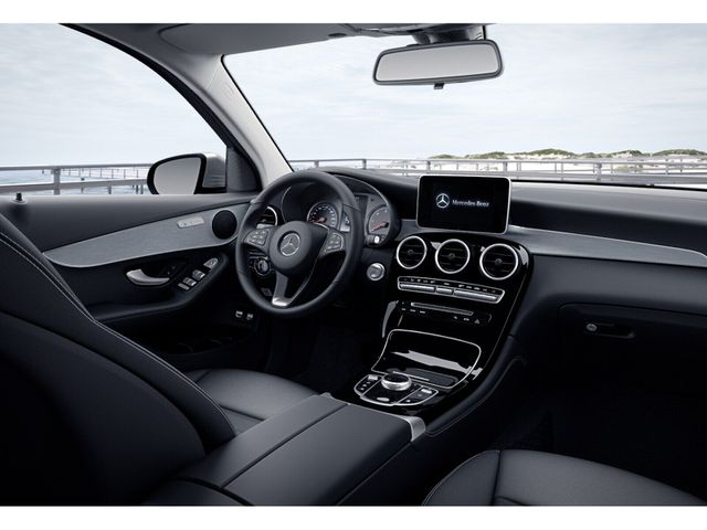 MERCEDES-BENZ GLC 250 d 4MATIC *MBUX*KAMERA*PANO*AHK*NAVI*AUT