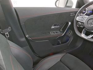 MERCEDES-BENZ CLA 180 SB AMG ParkAss. Leder S-Sitz SpurH Navi