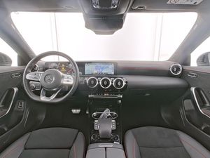 MERCEDES-BENZ CLA 200 Coupé AMG ParkAss. Leder S-Sitz SpurH