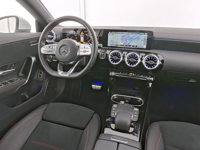 MERCEDES-BENZ CLA 200 SB AMG ParkAss. Leder S-Sitz SpurH Navi