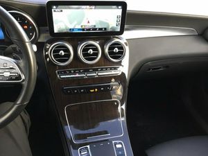 MERCEDES-BENZ GLC 300 d 4MATIC AkustikGlas KAM SpurH PDC Navi