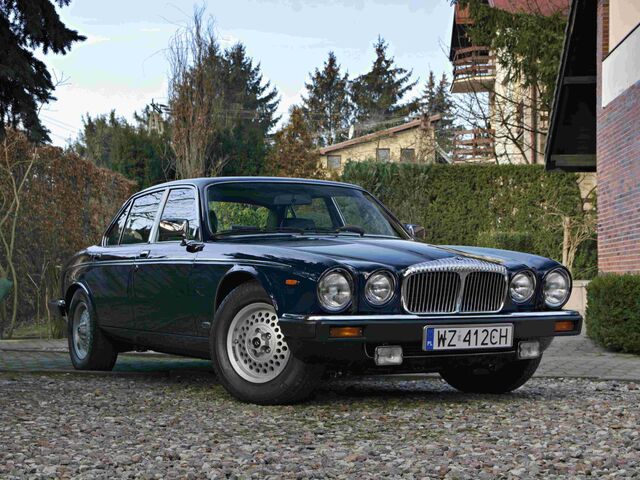Jaguar XJ12