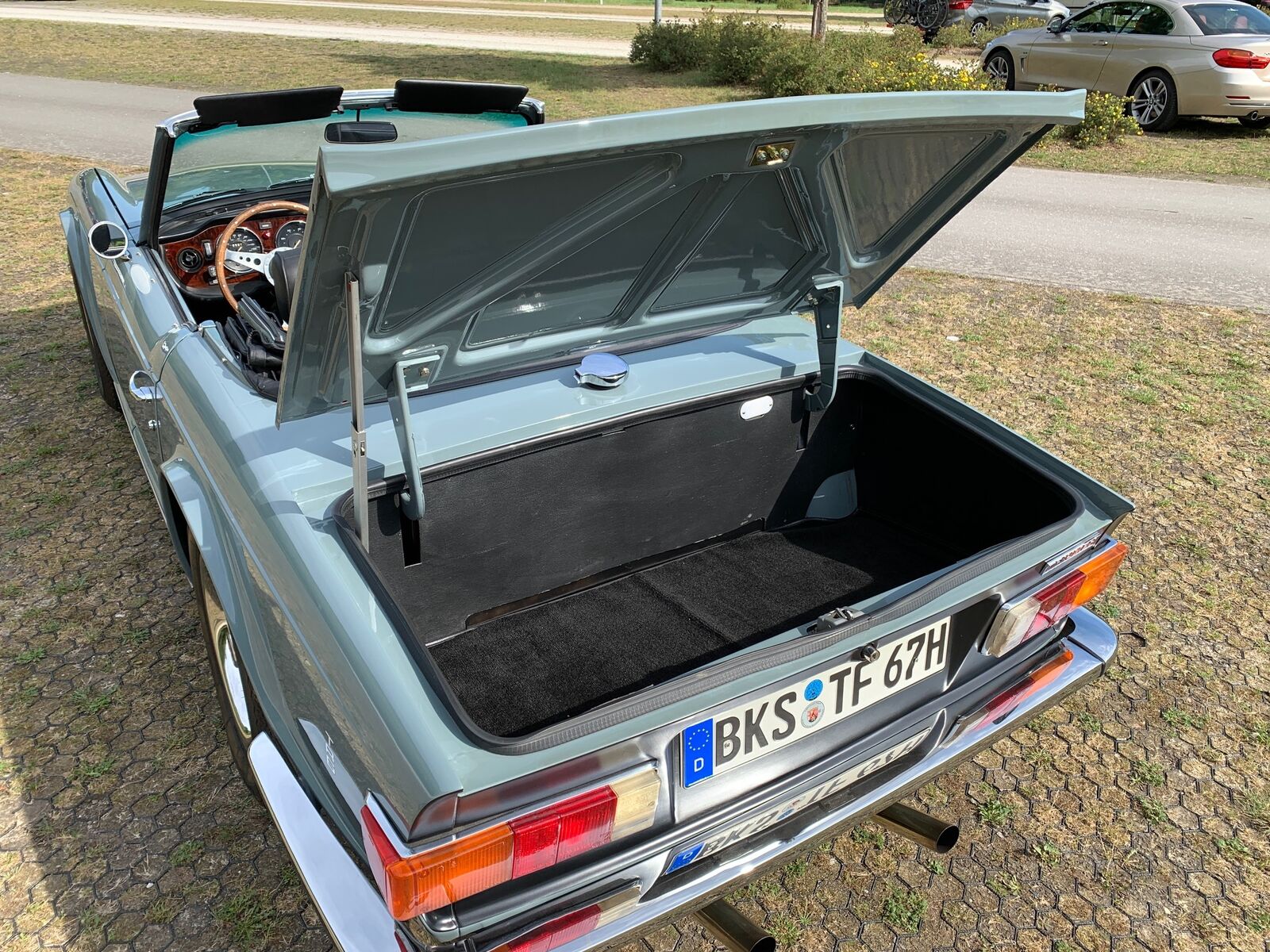 Triumph TR6