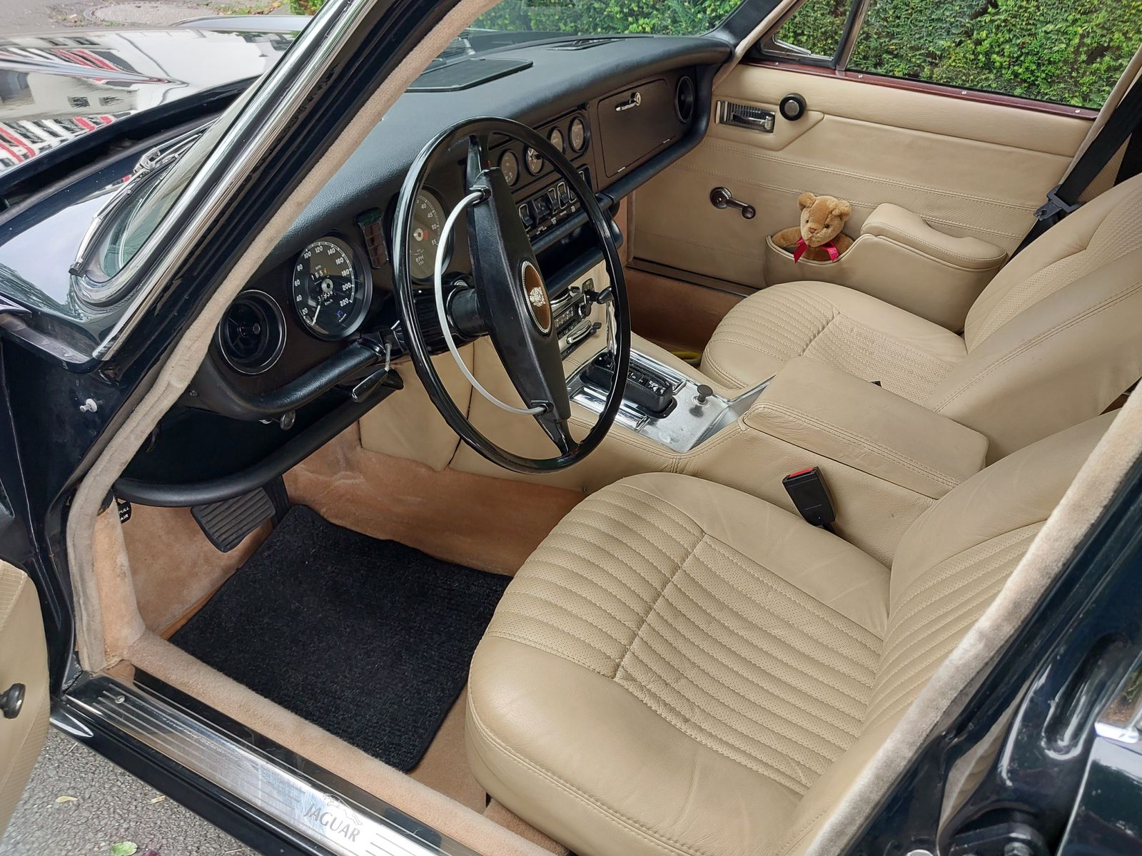 Jaguar XJ6