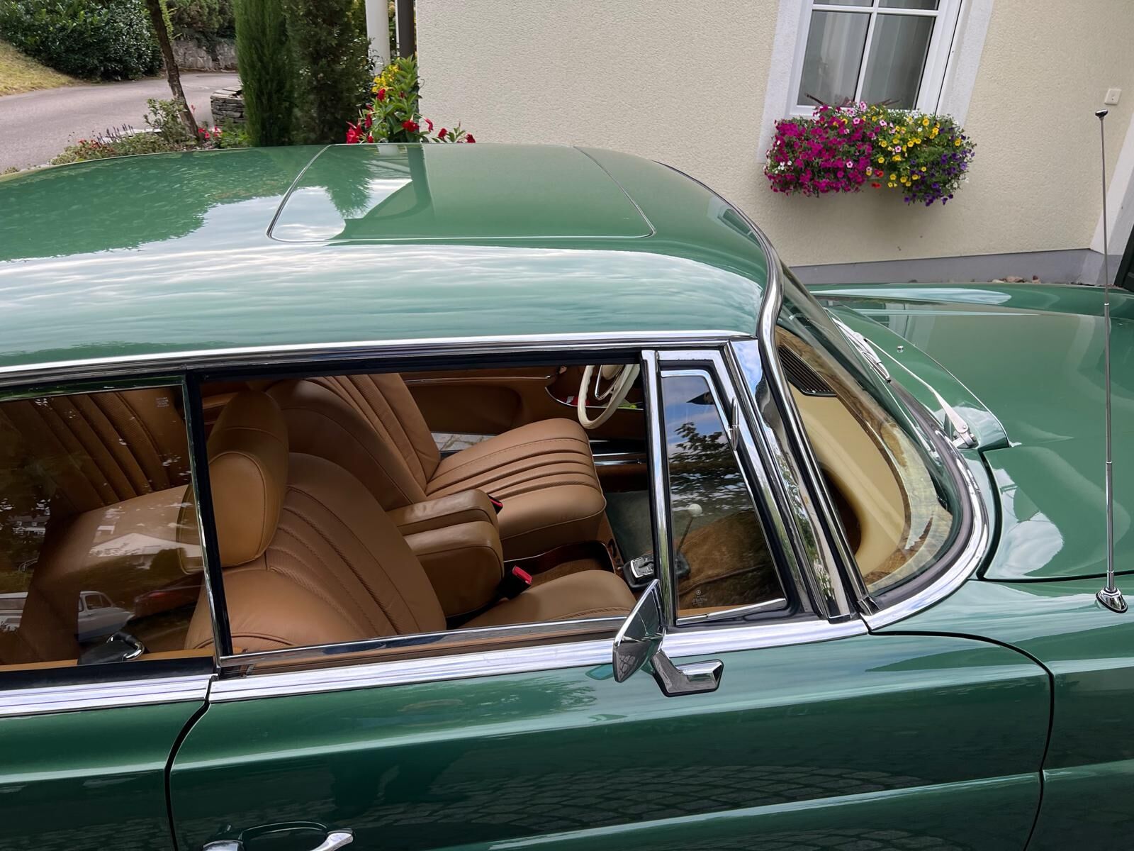Mercedes-Benz 280