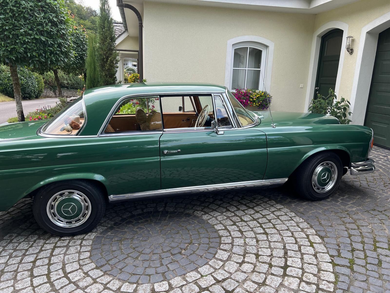 Mercedes-Benz 280
