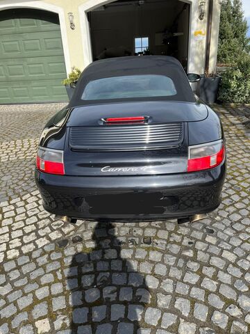 Porsche Carrera 4